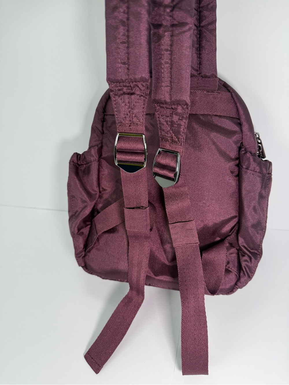 LUG Orbit Mini adjustable backpack Shimmer Wine Burgundy Purple - Picture 7 of 16